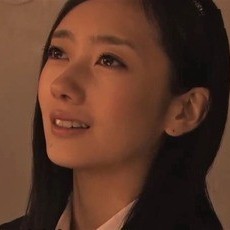 波瑠、スカート落ちてパンモロ！