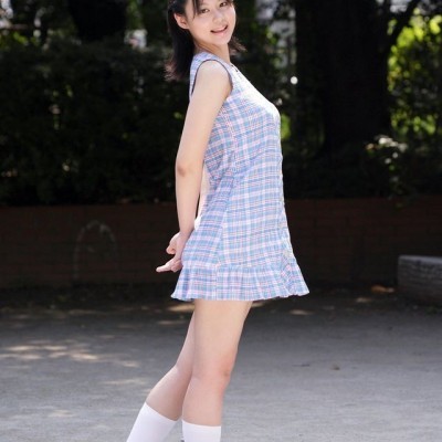 [無修正ヌード写真] 世紀の美少女江角祥子がパイパン処女マンコを全世界に公開する