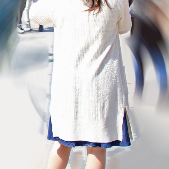 姿付パンチラ逆さ 壱の女の子