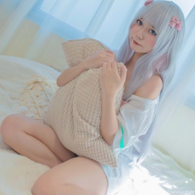 コスプレイヤー