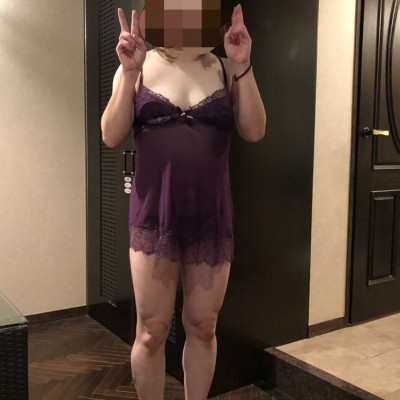 貧乳事務員
