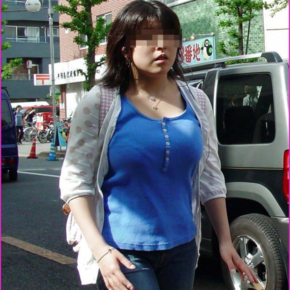 美乳